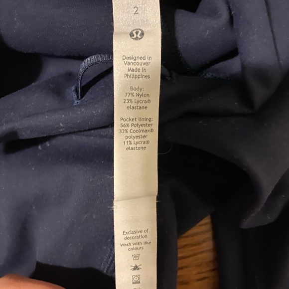 Lululemon navy leggings - Picture 7 of 7